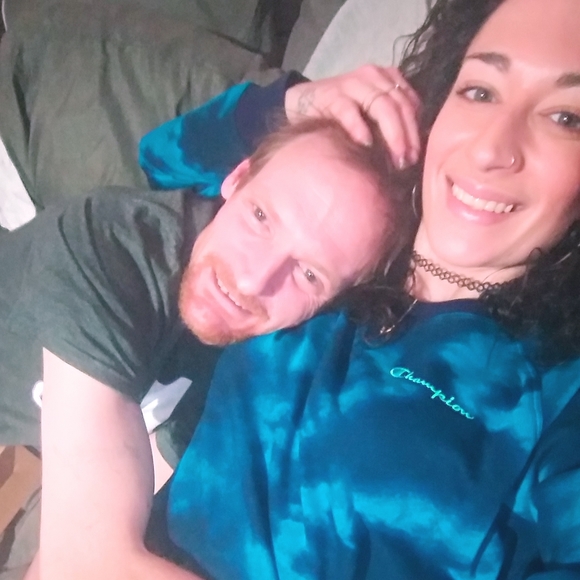 Meet your Poshers, Jimmy and Melanie - Picture 5 of 8